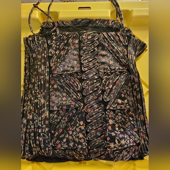 Osstinee Unique Black Floral Corset Quilt Style Tank Top - Picture 2 of 11